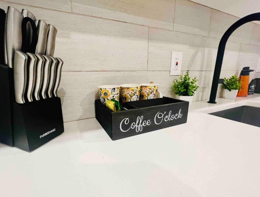 2 Bedroom Apartment, Close To Nyc & Downtown Jc! جيرسي سيتي المظهر الخارجي الصورة