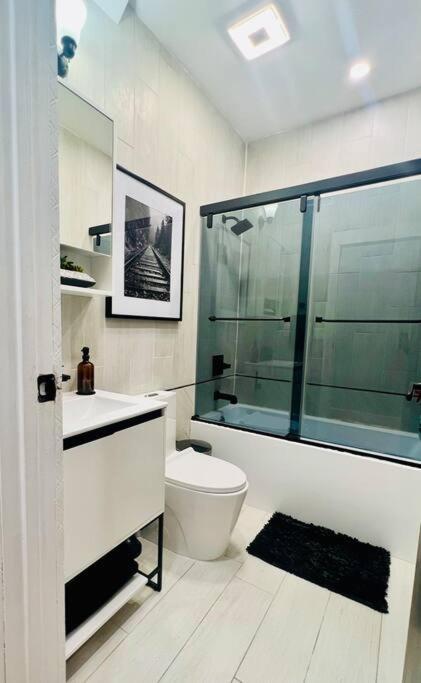 2 Bedroom Apartment, Close To Nyc & Downtown Jc! جيرسي سيتي المظهر الخارجي الصورة